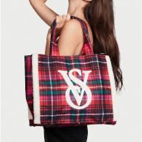 TT: Victoria s Secret Black Friday Holiday 2022 Plaid Tote Bag NWOT - Picture 6 of 12